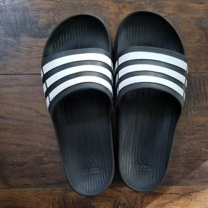 DURAMO SLIDES
used in great overall condition